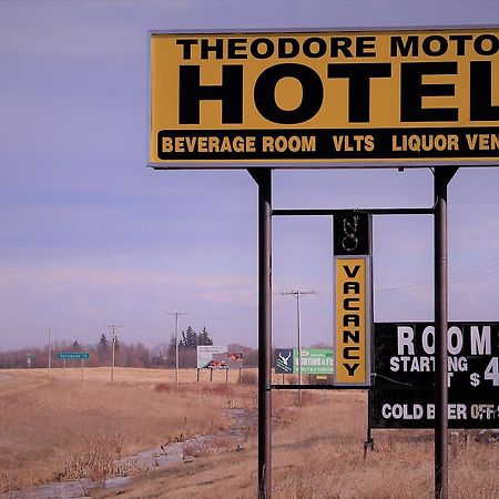 Theodore Motor Hotel Exterior photo